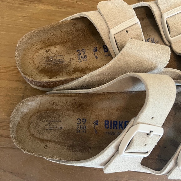 White suede Arizona Birkenstocks - Picture 5 of 5